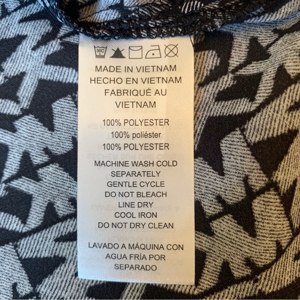 ❤️Price Drop❤️MICHAEL Michael Kors Black and Gray Logo Blouse - Picture 9 of 14